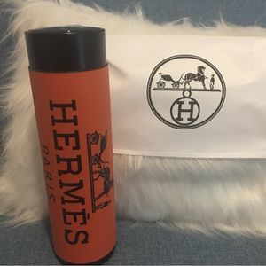 Very nice insulated stainless steel travel cup/thermos. Brand new with box.